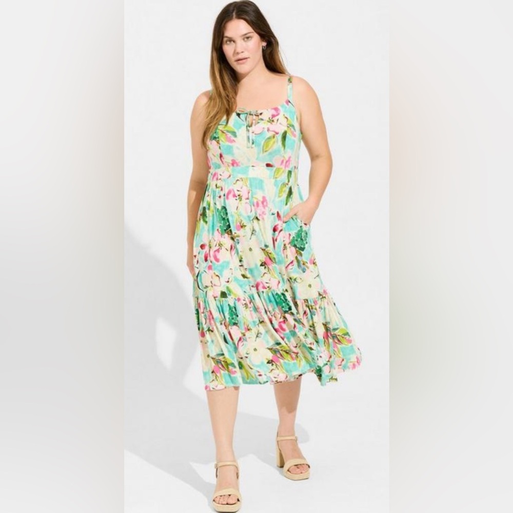 Torrid Sz. 2 (2X/18-20) Midi Supersoft Tiered Tie Front Dress